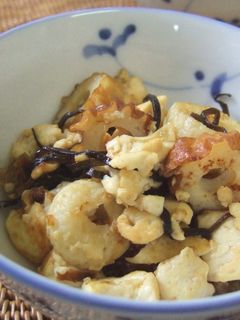 水切り不要♪竹輪と塩昆布で簡単炒り豆腐☆-レシピのメイン写真