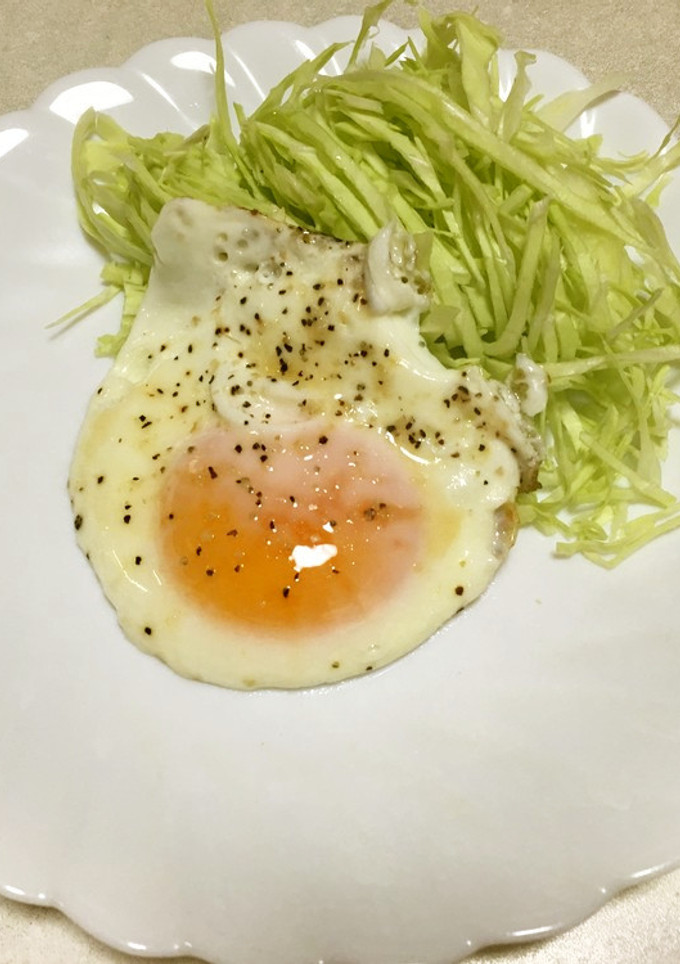 中火1分ふたをして弱火で5分の目玉焼き-レシピのメイン写真
