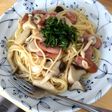 きのことソーセージの醤油バターパスタ