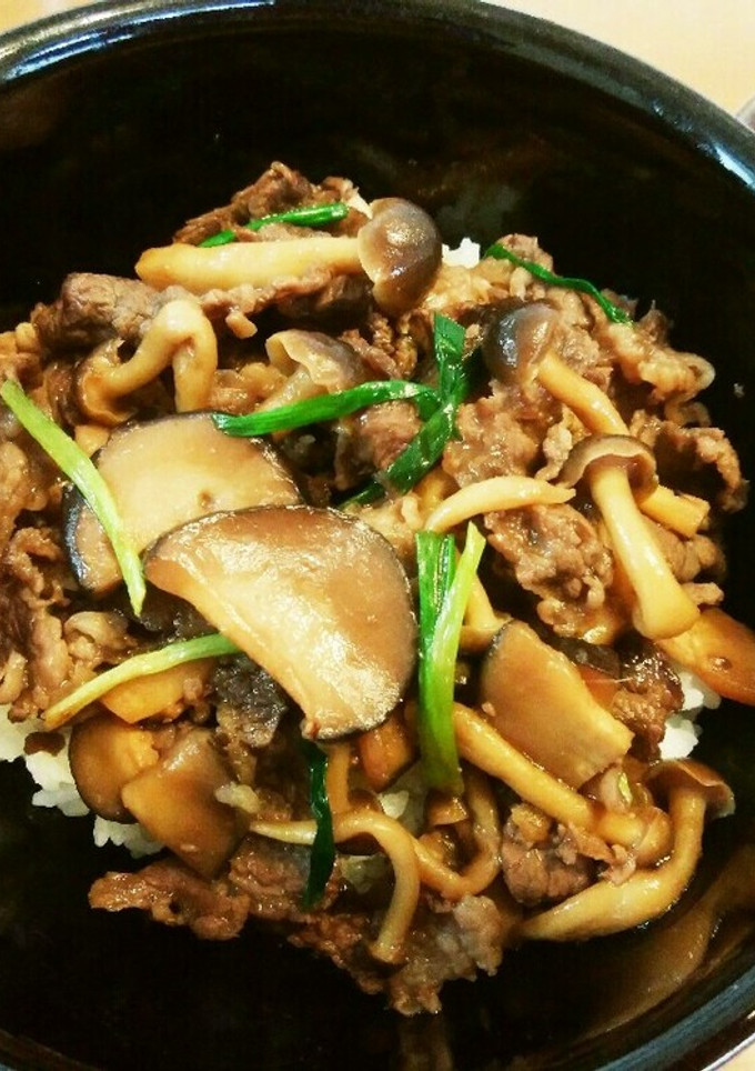 まるしいたけとしめじの牛丼-レシピのメイン写真
