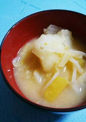 さつま芋＆じゃが芋と白菜もやしのみそ汁-レシピのメイン写真