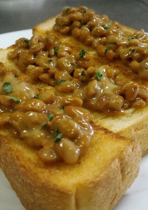 簡単♪意外に◎な納豆ガーリックトースト-レシピのメイン写真