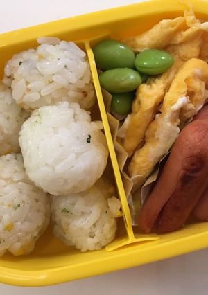 ラップで簡単＊ミニおにぎり＊子供お弁当-レシピのメイン写真