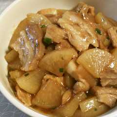 รูปของ 大根と豚ばらの甘辛炒め煮
