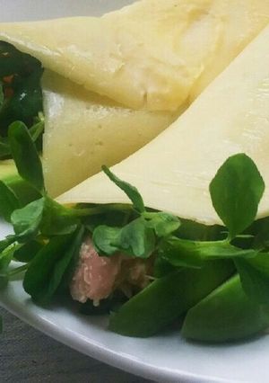 パーティに！豆苗、ツナ生ハムのクレープ-レシピのメイン写真