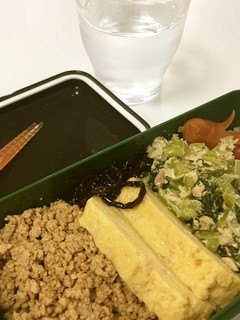 満足感たっぷり!とうふそぼろ弁当-レシピのメイン写真
