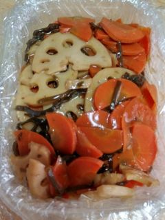 簡単な炒め物☆蓮根と人参の甘辛炒め-レシピのメイン写真