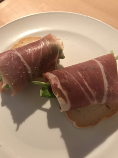 ミックスサラダのくるくるブルスケッタ-レシピのメイン写真