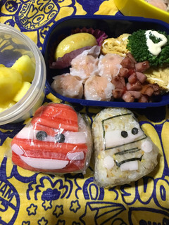 キャラ弁 カーズ とメーターおにぎり弁当-レシピのメイン写真