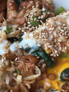 納豆とえのきの洋風卵丼-レシピのメイン写真