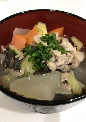 野菜を食べる豚汁-レシピのメイン写真