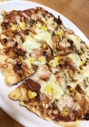 ピザ生地にお好みソースを☆お好み焼きピザ-レシピのメイン写真