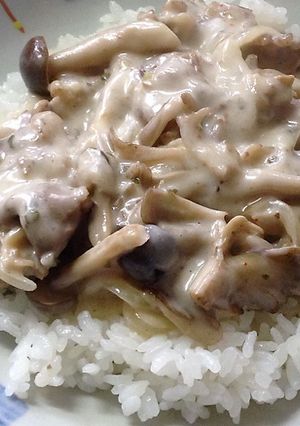 舞茸しめじ入りきのこのビーフストロガノフ-レシピのメイン写真