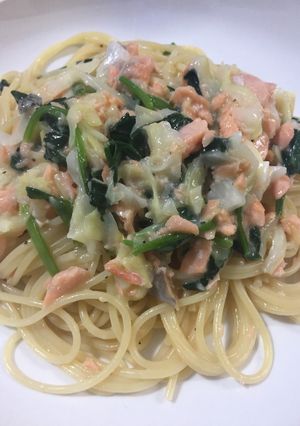 サーモンとほうれん草のクリームパスタ-レシピのメイン写真