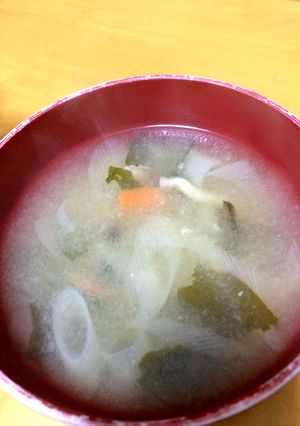 簡単！舞茸と人参のインフル撃退味噌汁☆-レシピのメイン写真