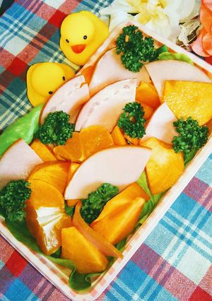 お弁当に 柿とみかんとハムのサラダ-レシピのメイン写真
