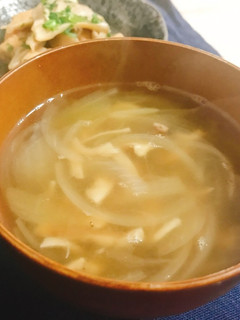 玉葱と椎茸の軸のすまし汁:-)-レシピのメイン写真