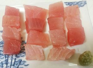 ビンチョウマグロのブロックをお刺し身に。-レシピのメイン写真