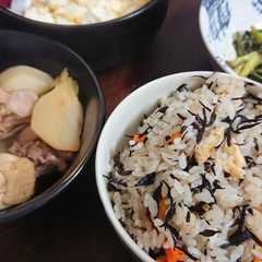 รูปของ ひじきご飯（炊き込みごはん）