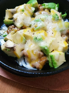 アボカドと納豆のチーズ焼き-レシピのメイン写真