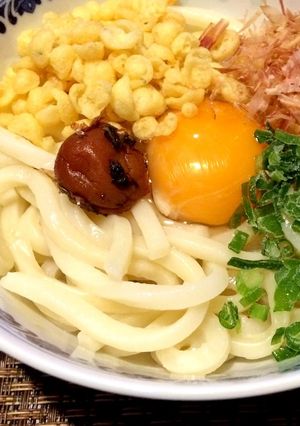 白だしと梅で簡単さっぱり！釜玉うどん-レシピのメイン写真
