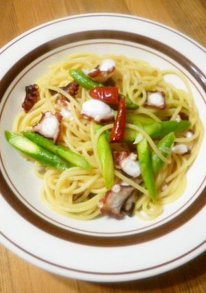 タコとアスパラペペロンチーノ♪-レシピのメイン写真