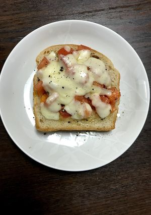 紅茶香る手作りポリ食パンのトマトトースト-レシピのメイン写真
