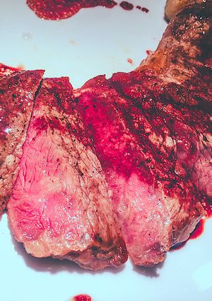 56℃牛サーロインステーキ赤ワインソース-レシピのメイン写真
