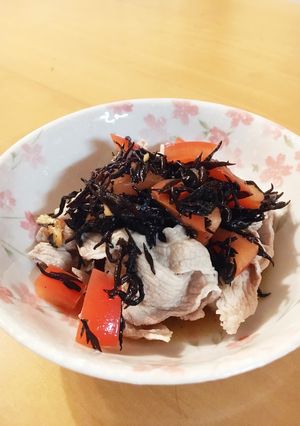 ゆで豚肉を✤ひじきトマトの麺つゆ酢で!?-レシピのメイン写真