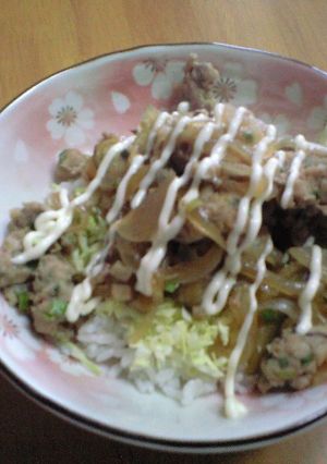 残り物リメイク☆餃子の具でお手軽ど～んっ-レシピのメイン写真