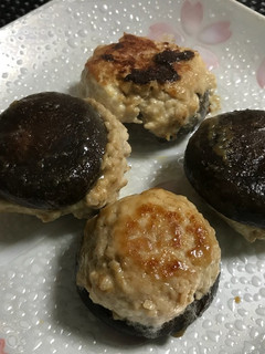 椎茸嫌いのための椎茸まんま鶏ハンバーグ-レシピのメイン写真