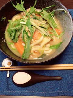 簡単!あったか♡水菜のせ味噌煮込みうどん-レシピのメイン写真