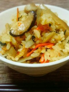 美味♡鶏肉ごぼうきのこの炊き込みご飯♡-レシピのメイン写真