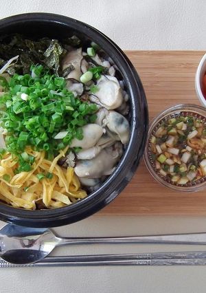 牡蠣の炊き込みビビンバ〈韓国料理〉-レシピのメイン写真