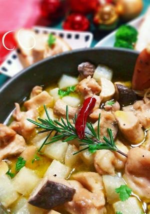おつまみに♪大根と鶏もも肉のアヒージョ-レシピのメイン写真