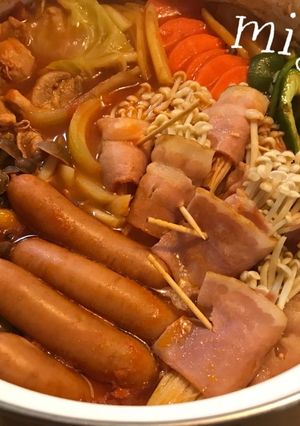 トマト缶１つあれば出来る☆簡単トマト鍋☆-レシピのメイン写真