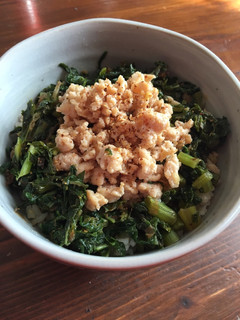 材料すべてフライパンへ〜簡単☆鶏そぼろ!-レシピのメイン写真