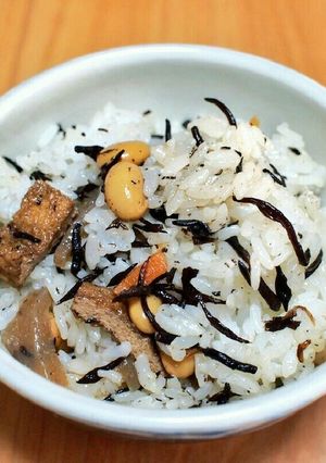 ゆかり入りひじきご飯-レシピのメイン写真
