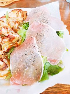 サラダピザ(生ハム、野菜たっぷり)-レシピのメイン写真