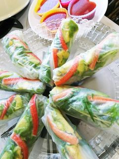 鮮やか美味✨カニカマとアボカドの生春巻✨-レシピのメイン写真