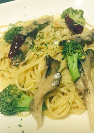 ブロッコリーと舞茸のペペロンチーノ-レシピのメイン写真