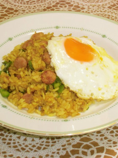 炒めて作るカレーピラフ(目玉焼き添え)-レシピのメイン写真