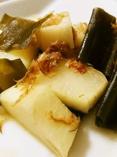 冬のおかず☆大根の昆布とかつお節の出汁煮-レシピのメイン写真
