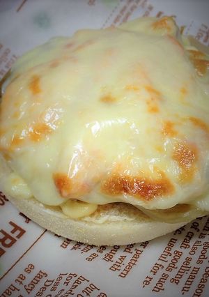 とろ～りスクランブルエッグチーズマフィン-レシピのメイン写真