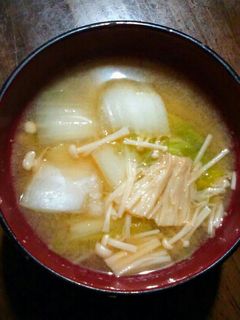 こうじ味噌と抜群!白菜とえのき茸の味噌汁-レシピのメイン写真