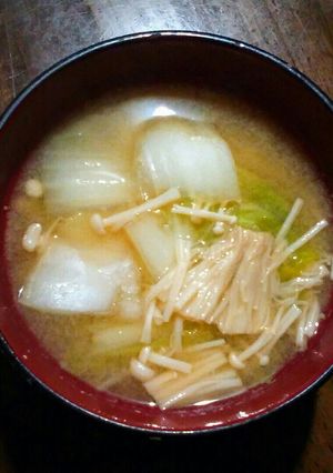 こうじ味噌と抜群！白菜とえのき茸の味噌汁-レシピのメイン写真