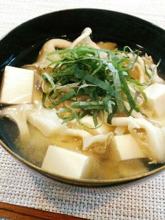 ☆たもぎ茸と豆腐と大葉の味噌汁☆-レシピのメイン写真