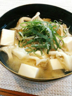 ☆たもぎ茸と豆腐と大葉の味噌汁☆-レシピのメイン写真