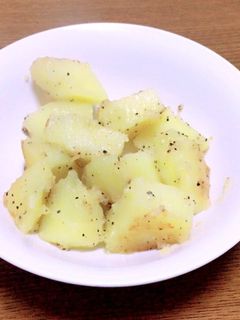 ジャガイモのブラックペッパーバター炒め-レシピのメイン写真