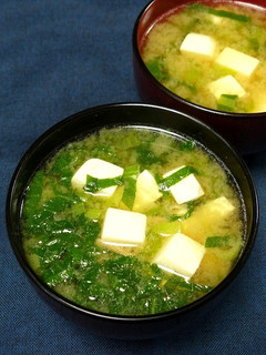 簡単!小松菜ツナ豆腐のお味噌汁-レシピのメイン写真